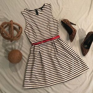 Forever21 Striped Belted Dress Size Small